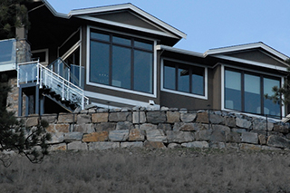 Natural stone wall